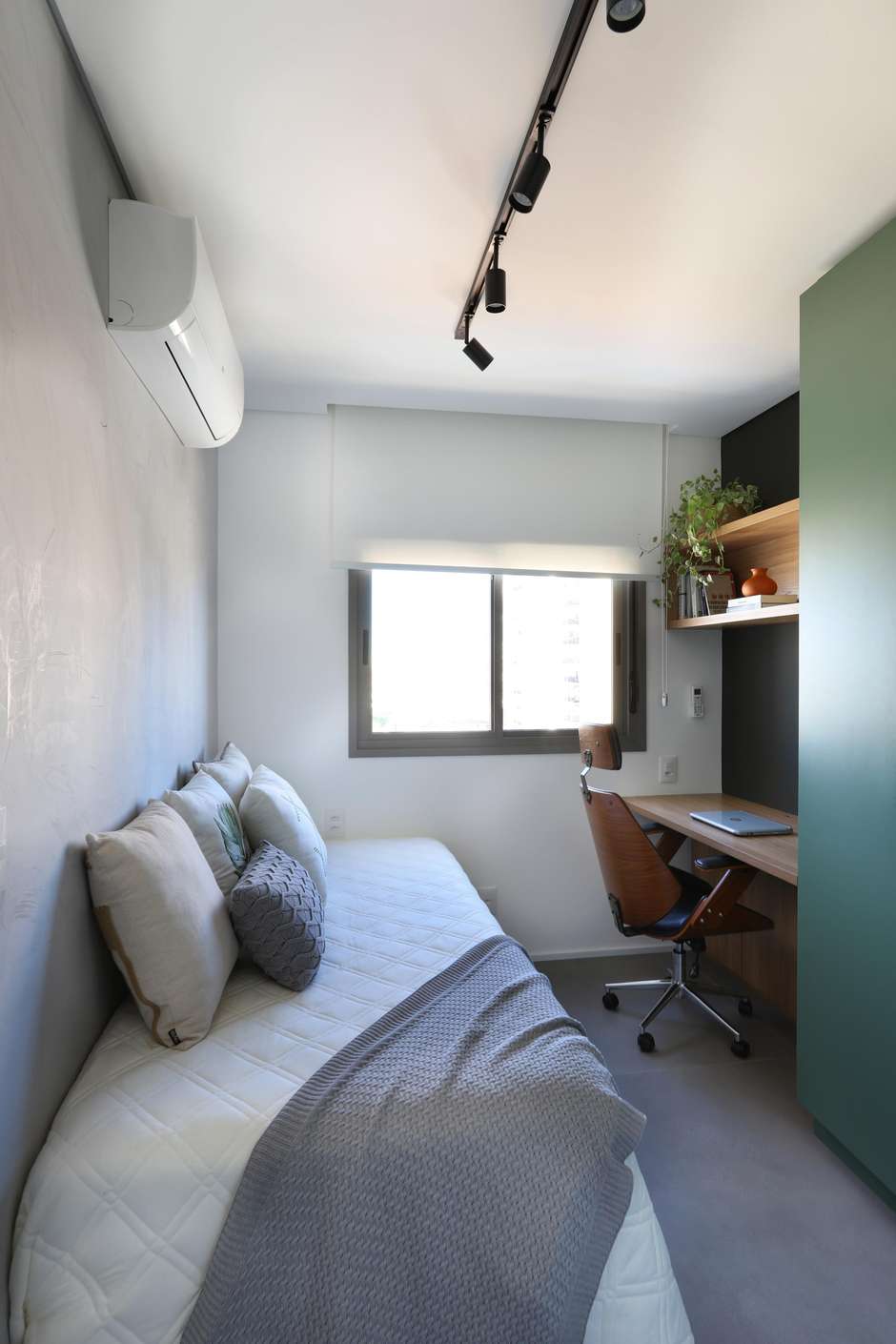 mesa de canto ou bancada para escritorio no quarto