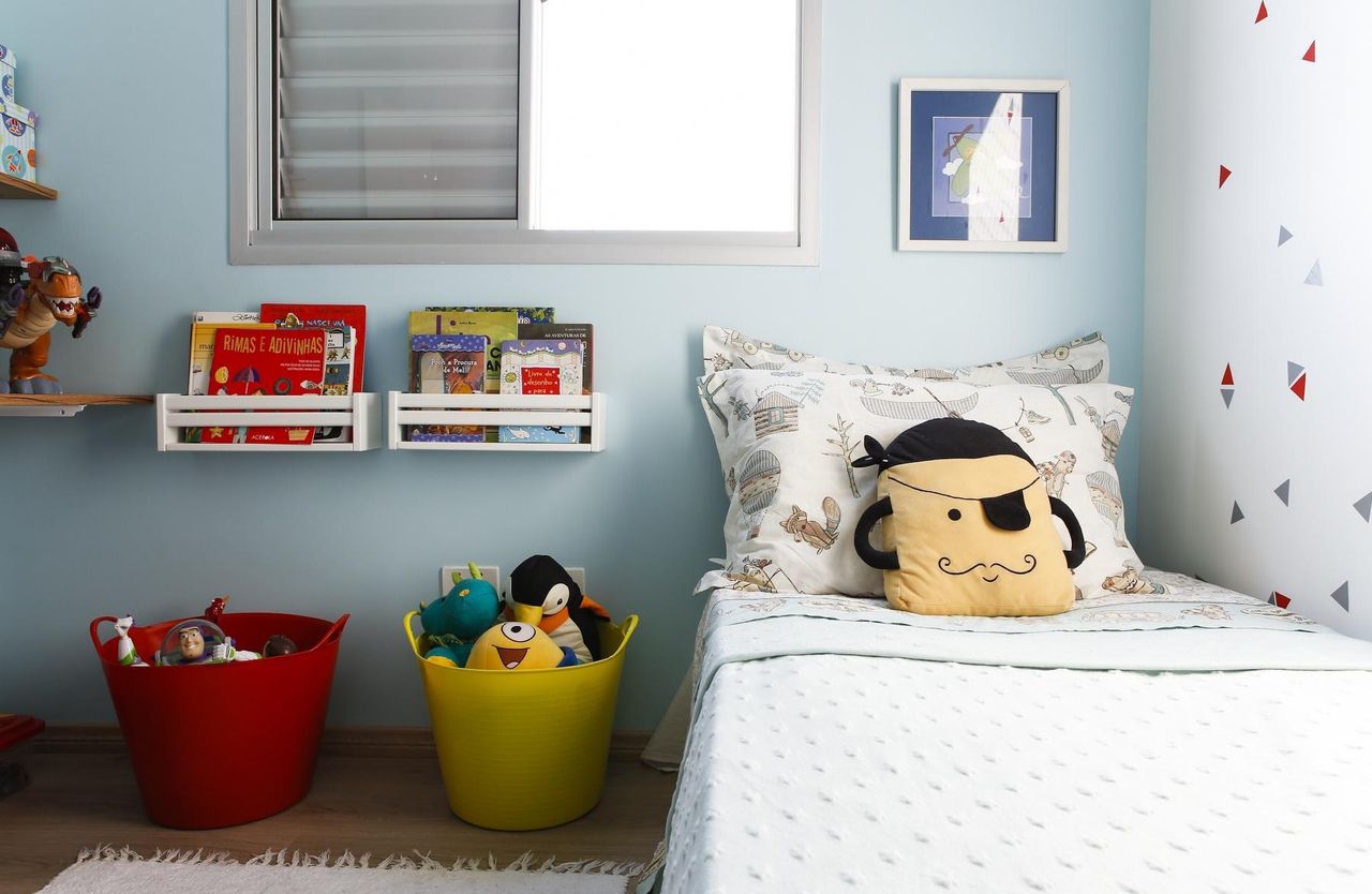 quarto de menino pequeno simples