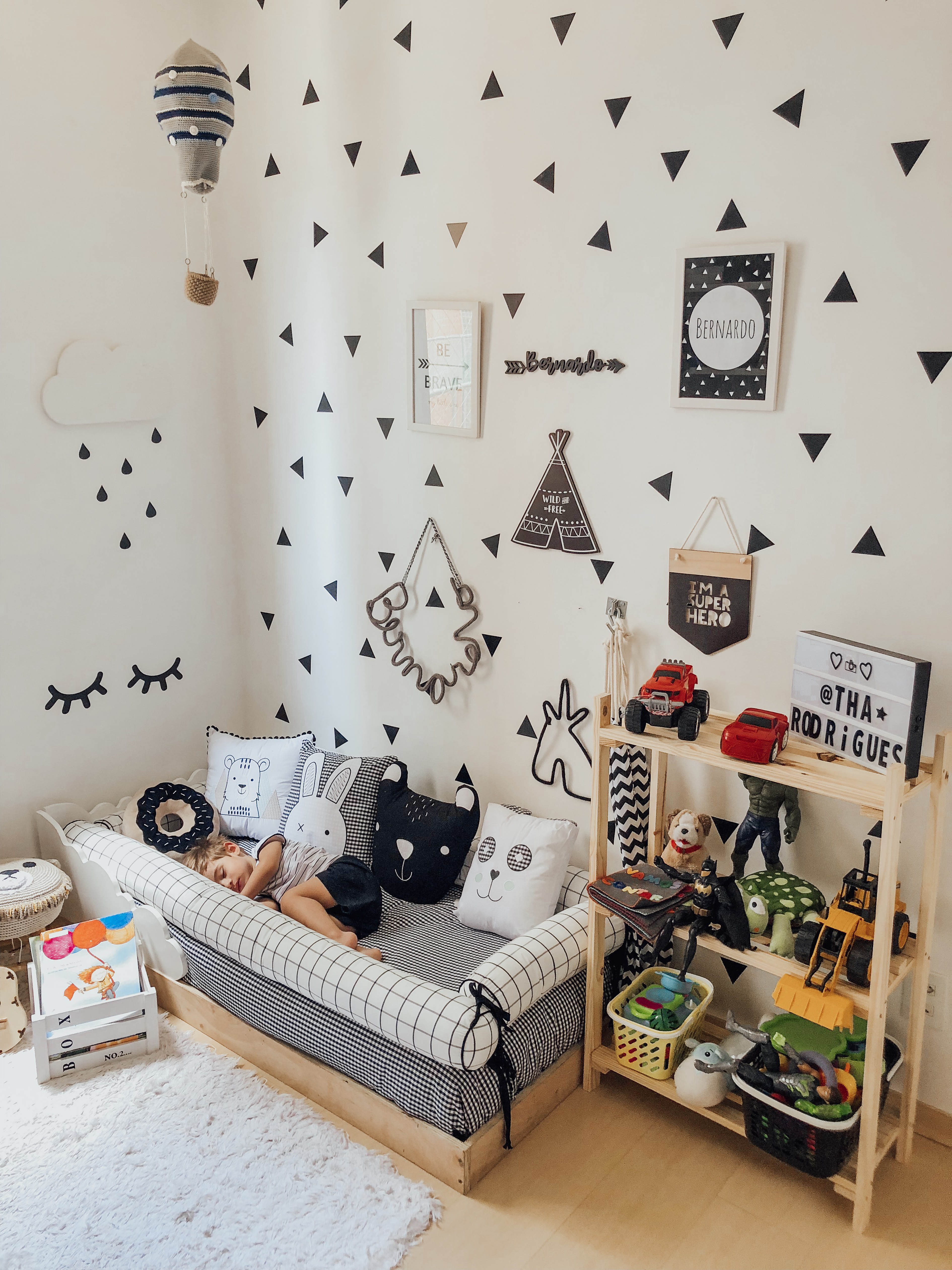 ideias inspiradoras de quarto montessoriano para bebês