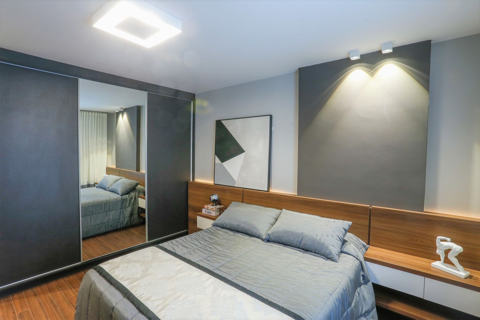 quarto preto e cinza vs quarto preto e branco