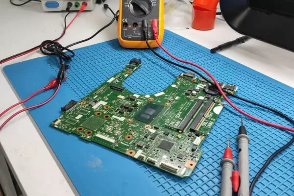 Sustentabilidade e Reparo de Hardware: Reduzindo o Lixo Eletrônico