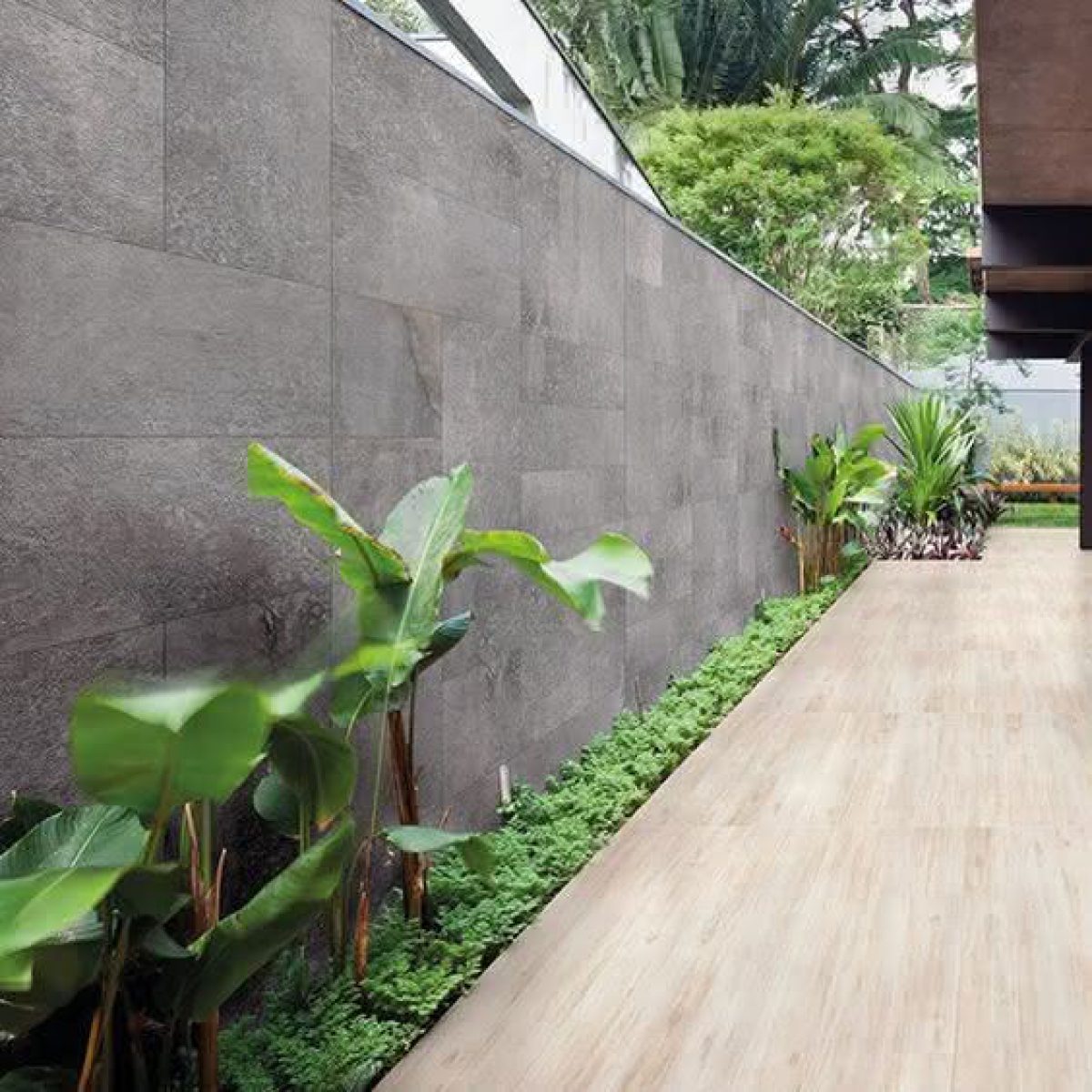 Pisos Atérmicos para Piscina: Mantenha o Conforto nos Dias Quentes