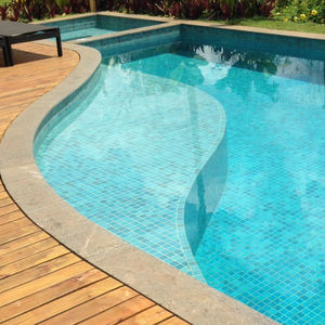 deck de madeira piscina