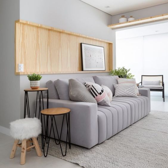 sala com sofá cinza decoração