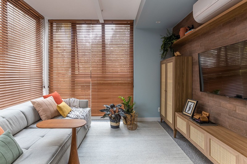 Do Minimalista ao Vibrante: Estilos de Decoração para Salas com Sofá Cinza