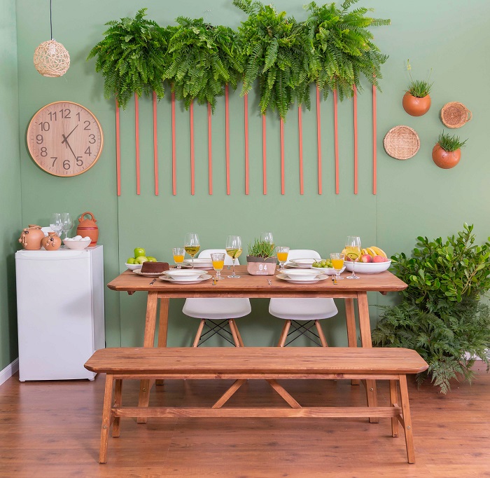 sala de apartamento pequeno com mesa de jantar