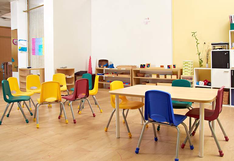 como fazer painel alfabeto sala infantil