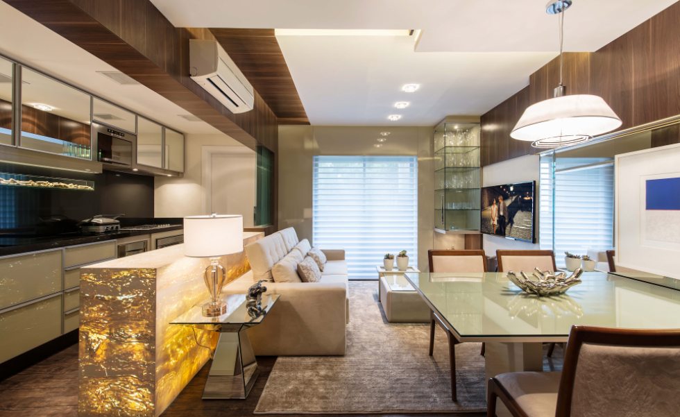 Tendências de Decoração 2026: Sofás Grandes e Formas Arredondadas para Ambientes Integrados