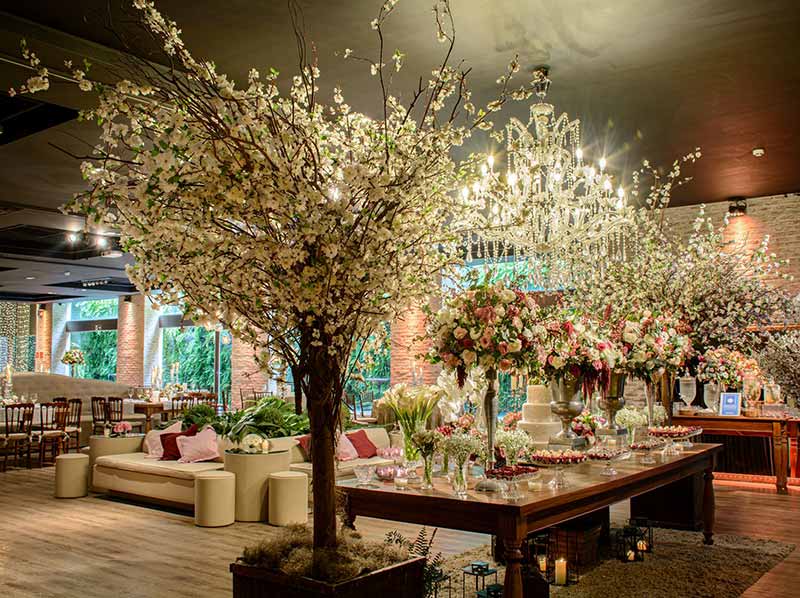 Iluminação Cenográfica: O Segredo para um Casamento Inesquecível no Salão