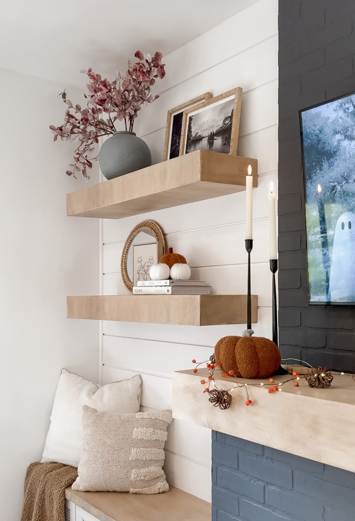 ideias de decoração com prateleiras flutuantes