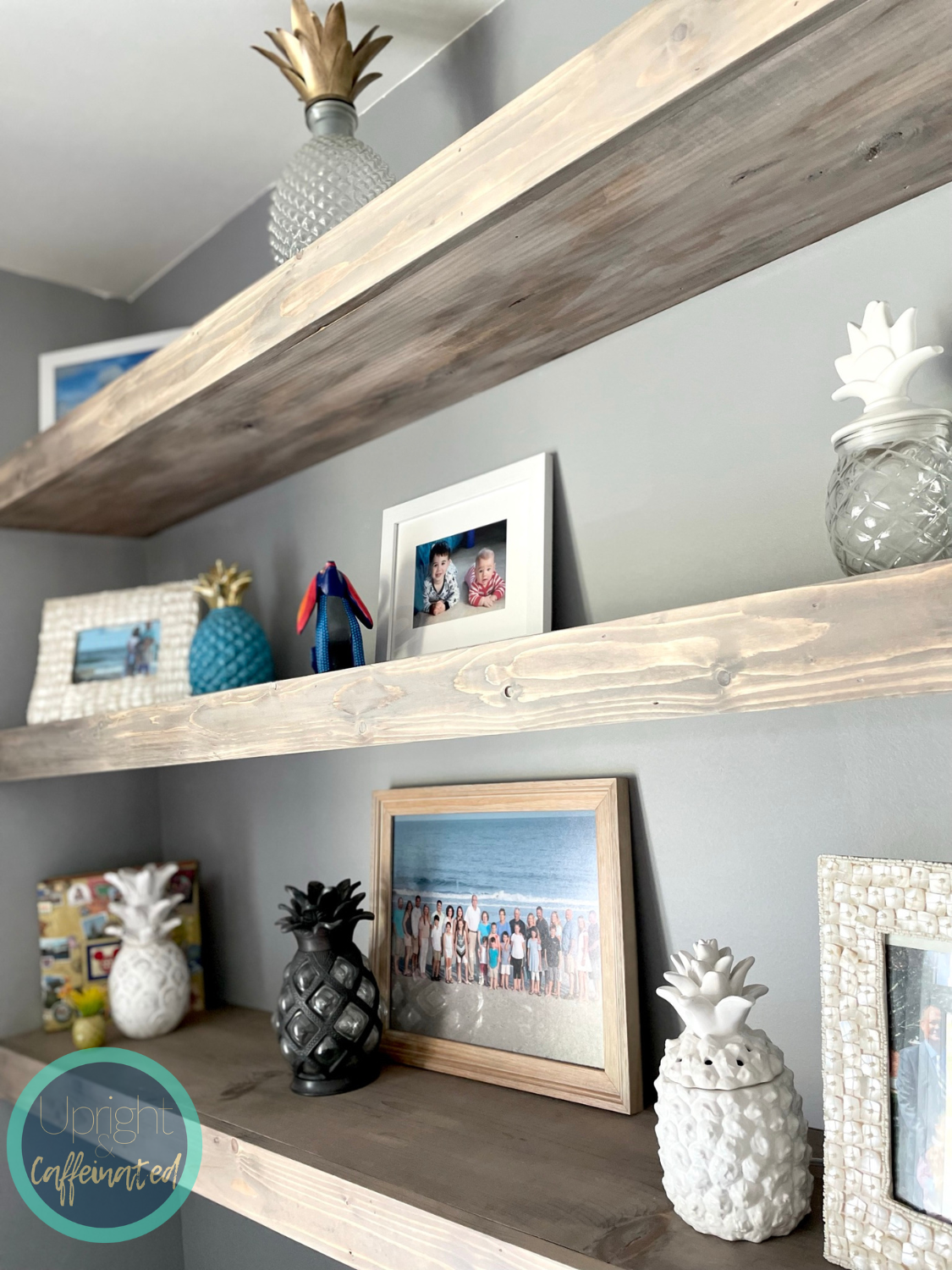 prateleiras flutuantes de madeira vs metal