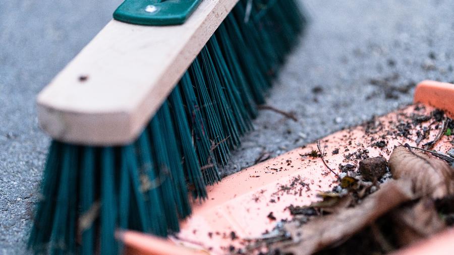 simpatia para visita chata ir embora