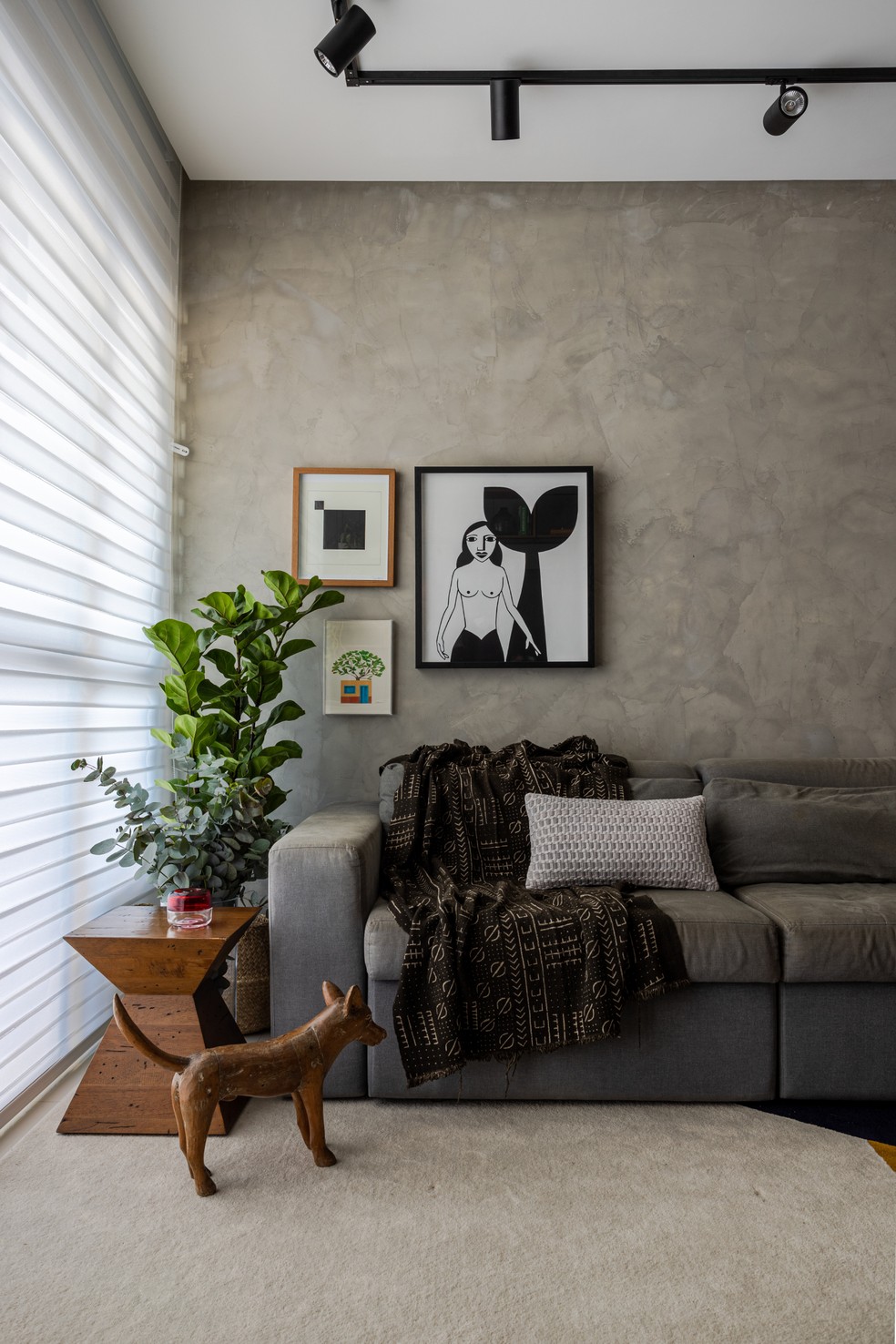 melhores tapetes para combinar com sofá cinza chumbo