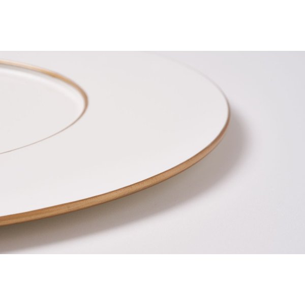 Tendências de cores e acabamentos em sousplat de laca para 2024