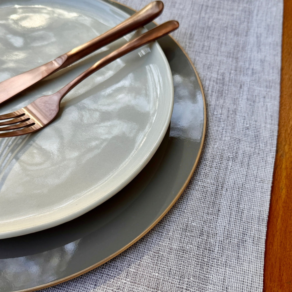 Sousplat de laca vs. outros materiais: Qual o melhor para sua casa?