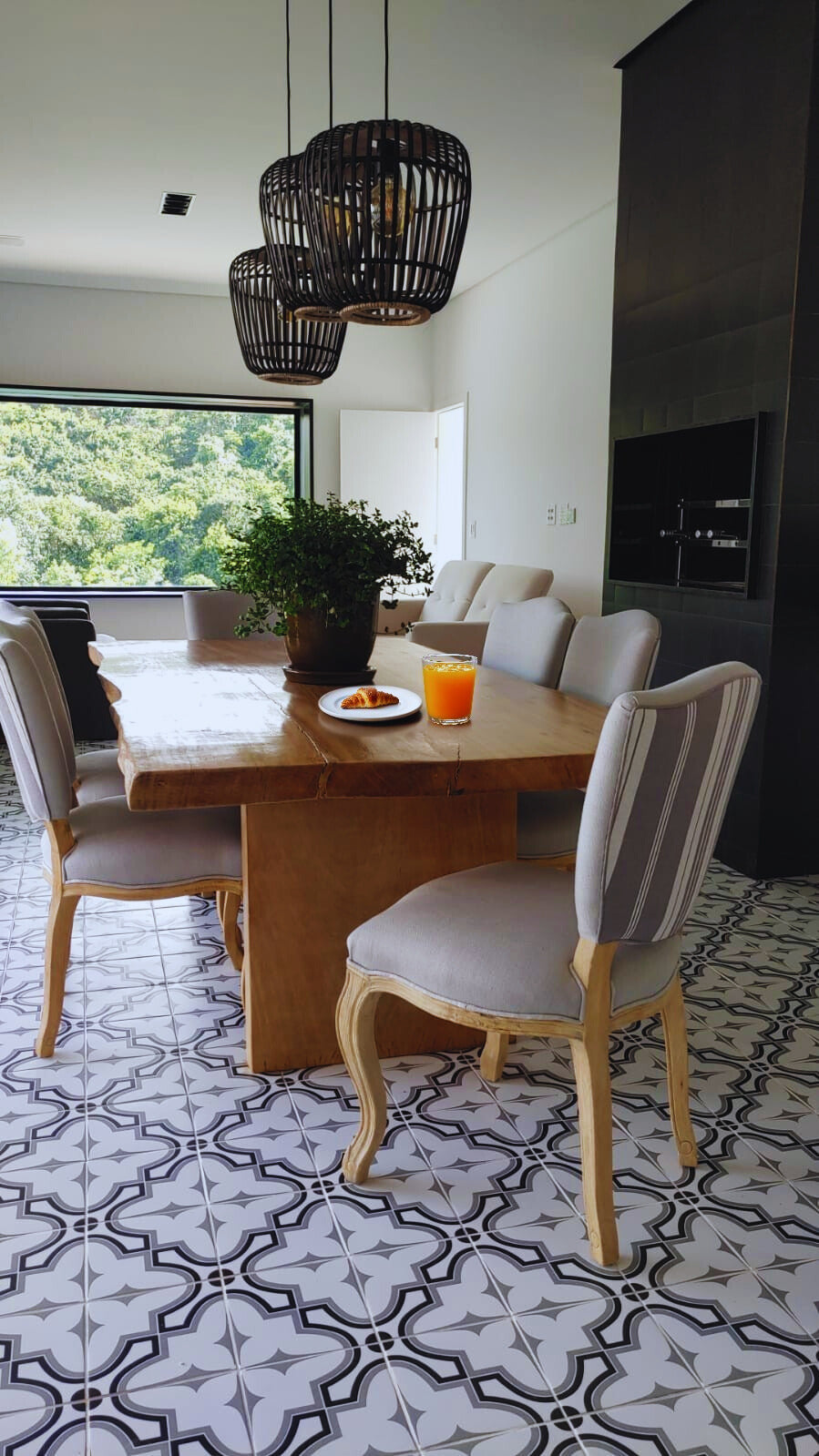 tamanho mesa jantar 10 lugares