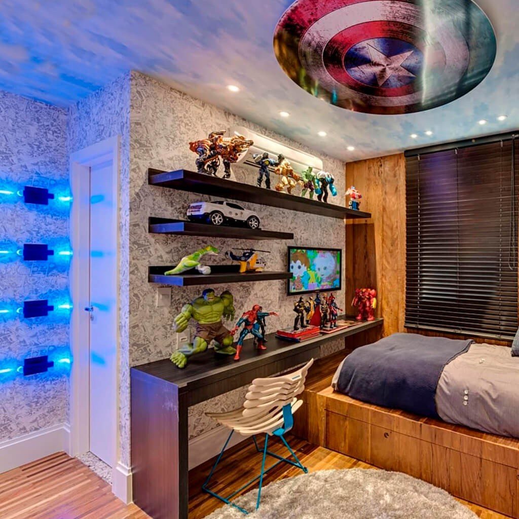 móbile temático ou elementos natureza teto infantil qual melhor