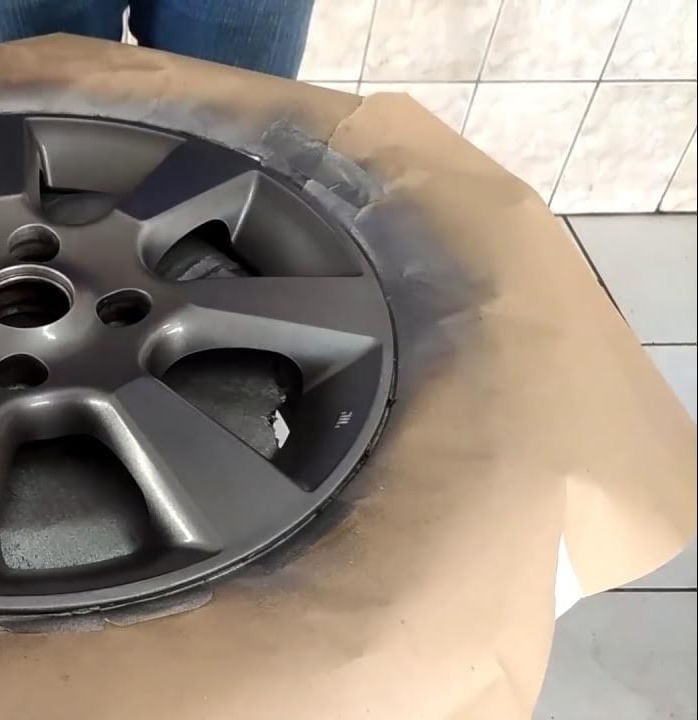 Tinta grafite metálico para rodas