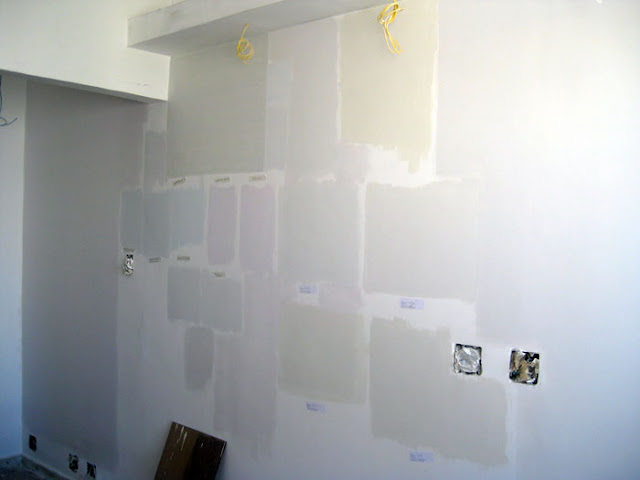 Branco com fundo verde