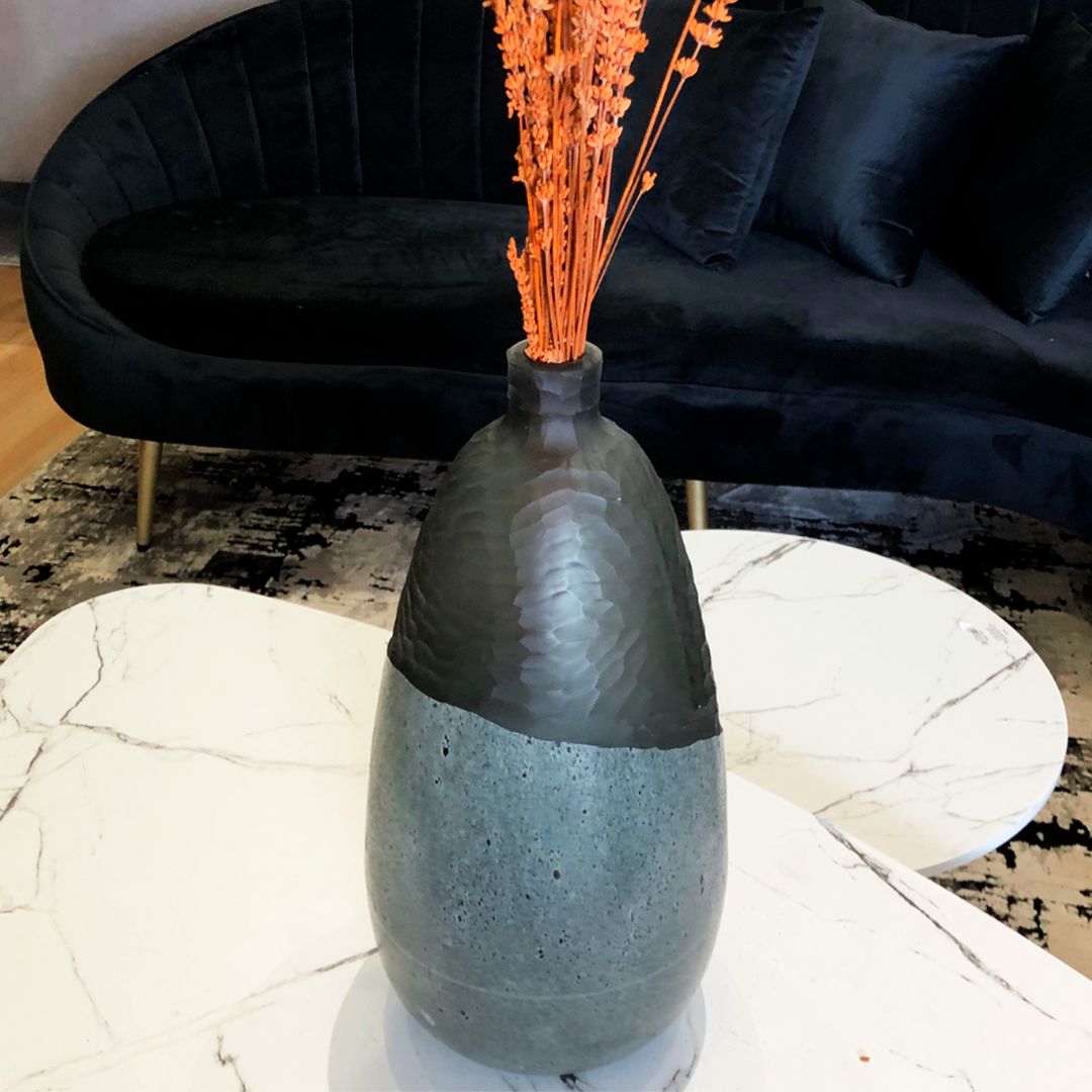 erros comuns ao decorar com vaso cinza