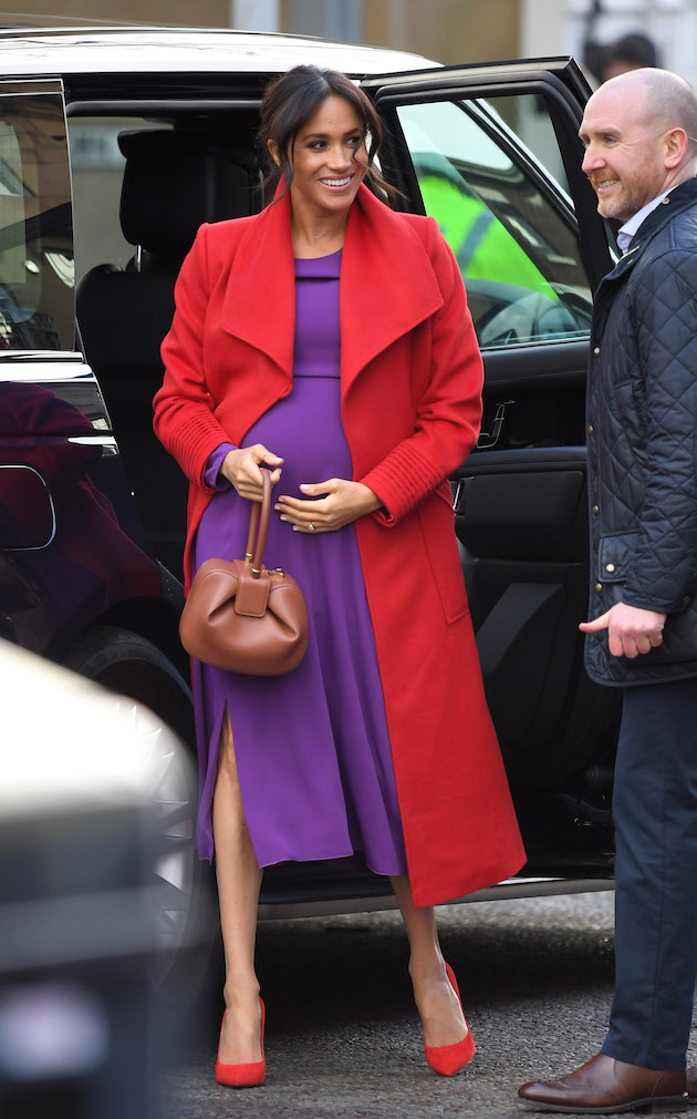 cores que combinam com vermelho e roxo