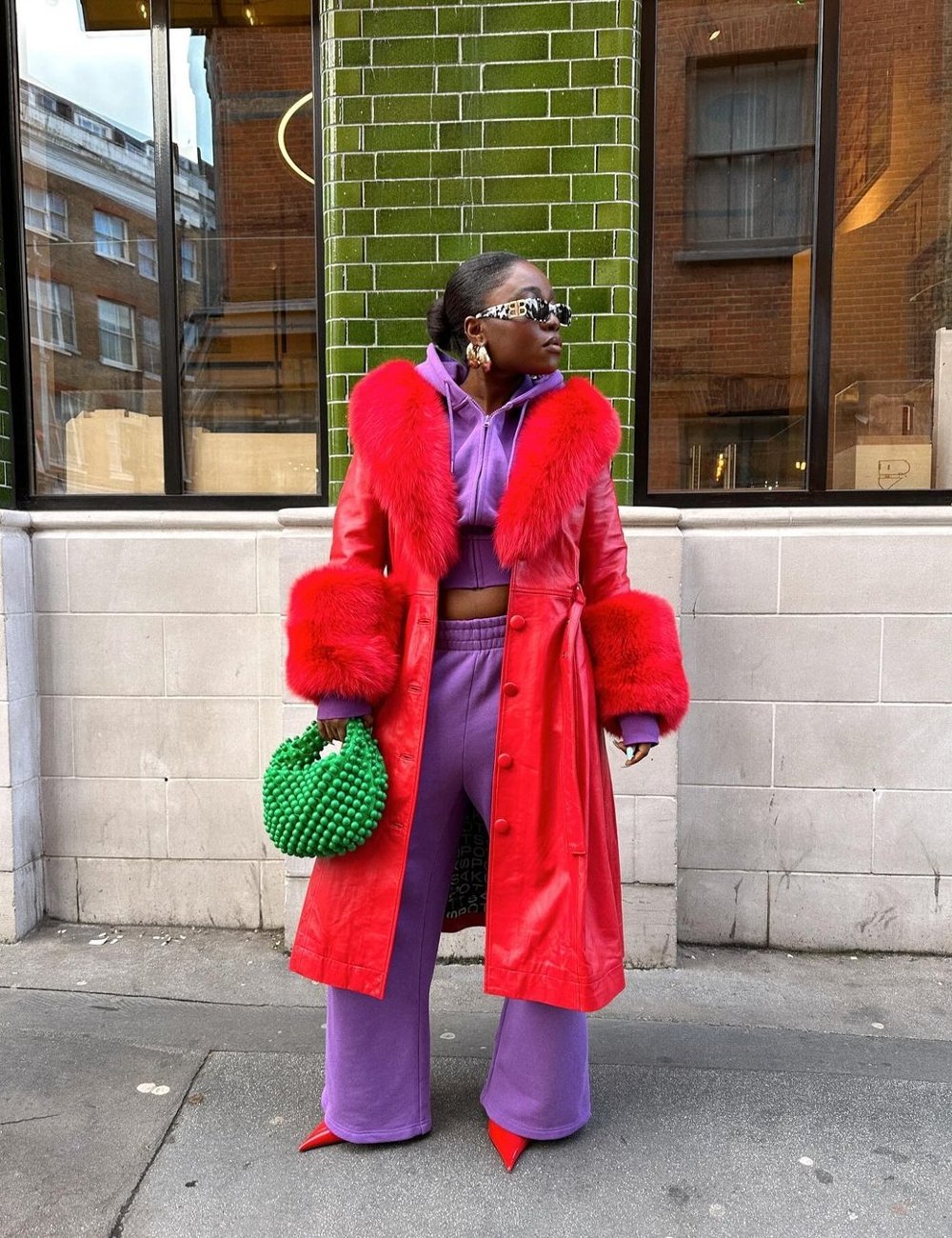 maquiagem vermelho e roxo