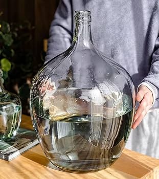 erros comuns ao usar vasos de vidro grandes na decoração