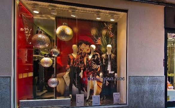 ideias de vitrine de loja criativa