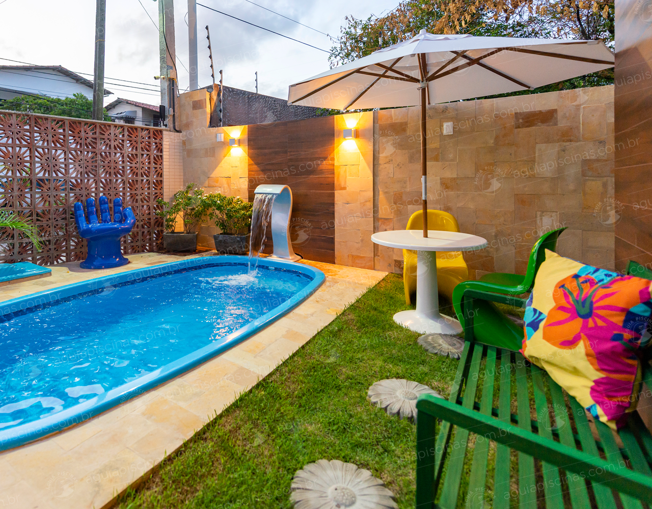 decoração de piscina com suculentas