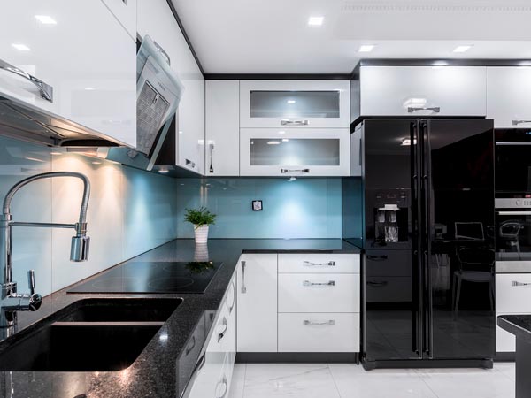 estilo contemporâneo cozinha preto branco