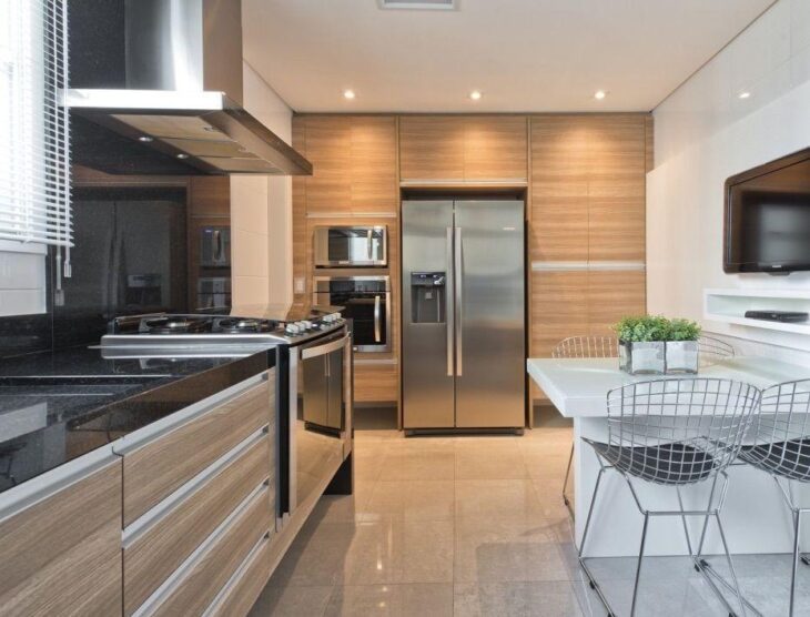 cozinha marrom moderna