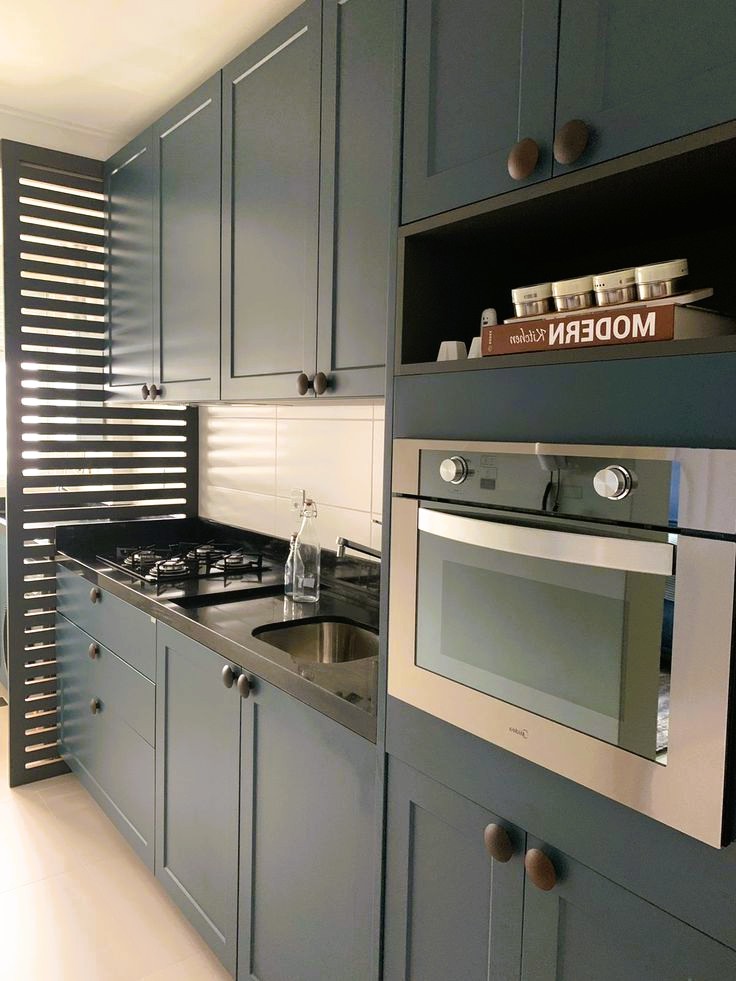 truques iluminação cozinha preta
