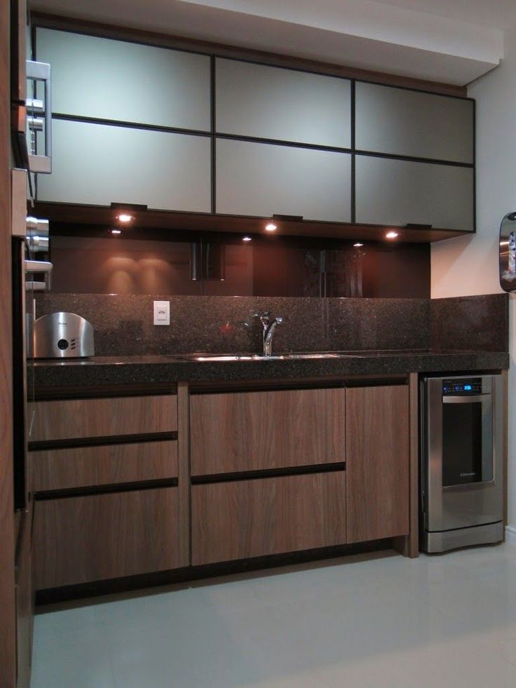 cozinha preta apartamento pequeno
