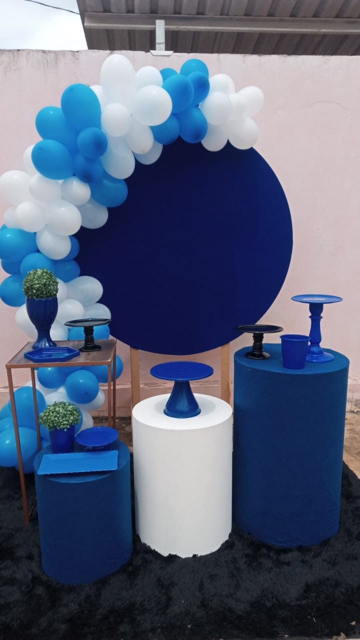 decoração azul e branco minimalista