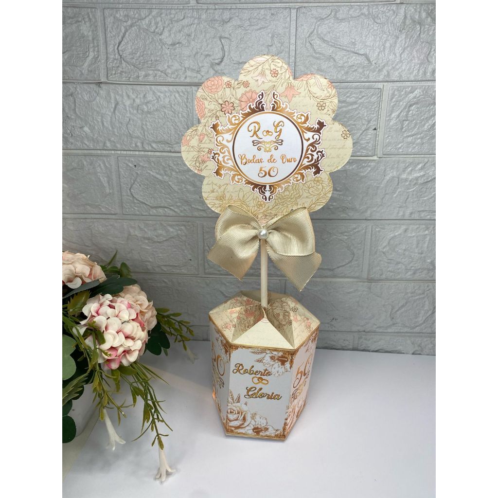 decoração bodas de ouro 50 anos simples