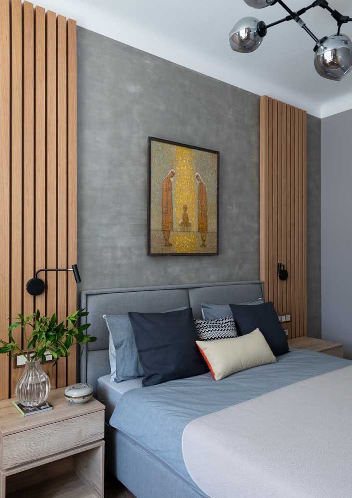 parede de cimento queimado e painel de madeira