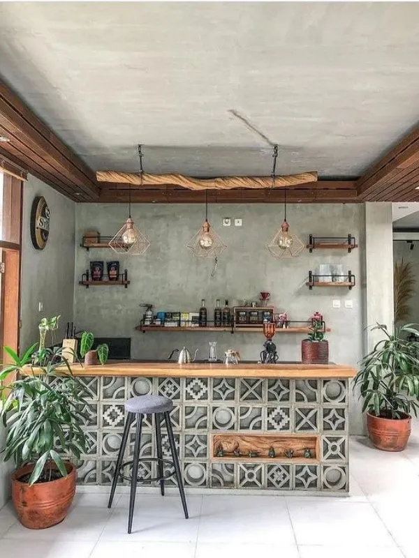 parede de cimento queimado e painel de madeira