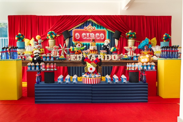 decoração picadeiro festa infantil