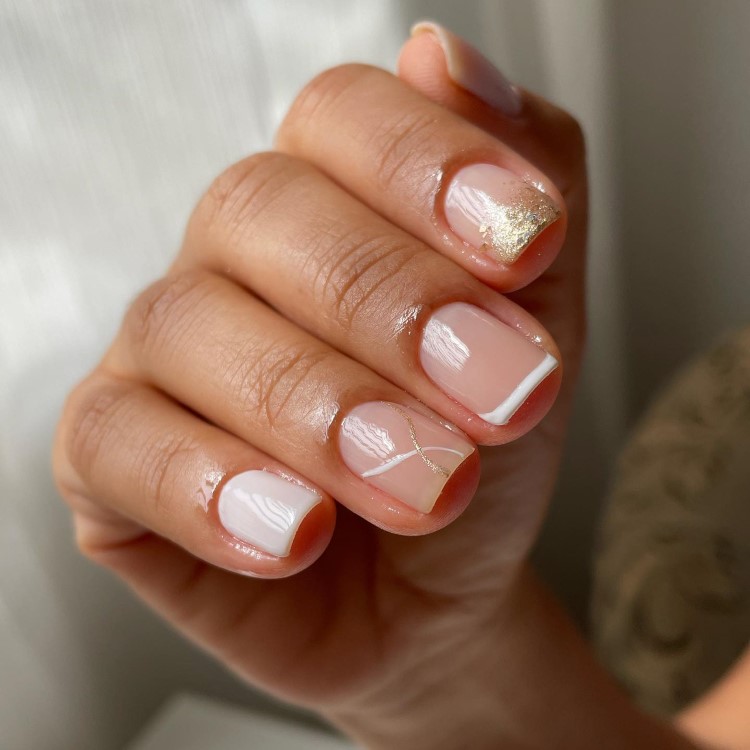 unha nude decorada simples