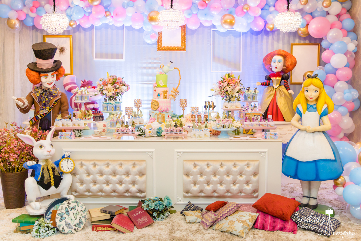 mesa de cha alice