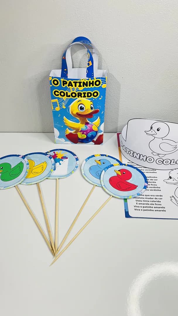 bolo patinho colorido festa
