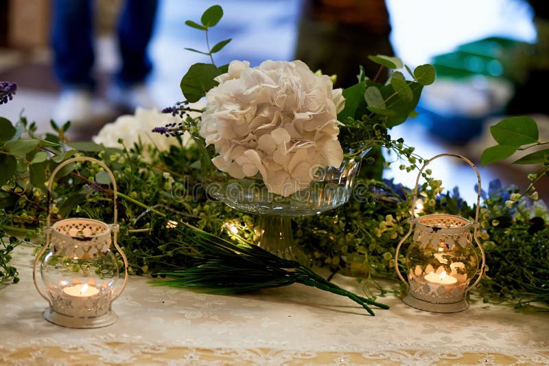 decoração igreja casamento hortênsias