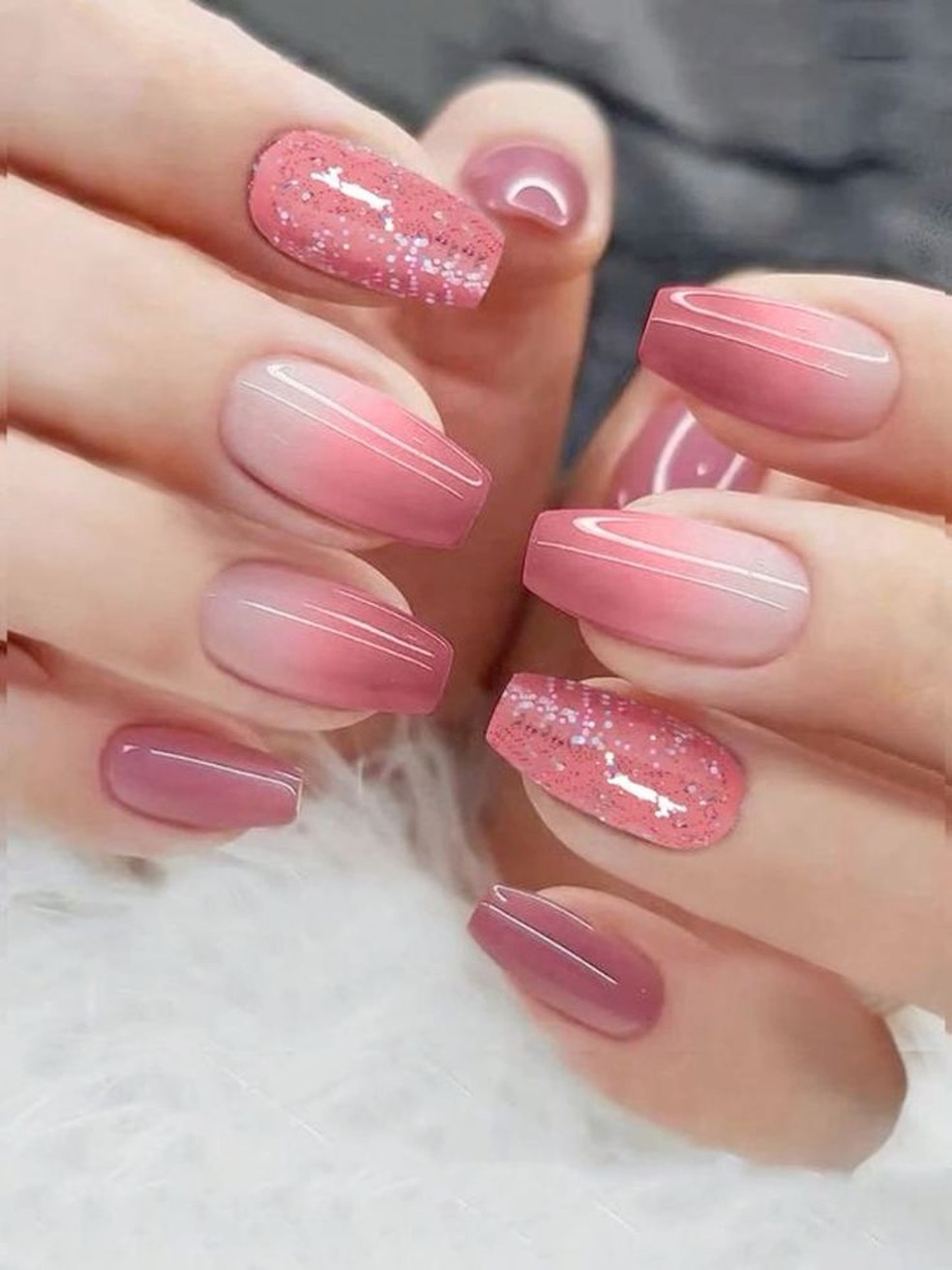 unhas decoradas com esmalte em gel