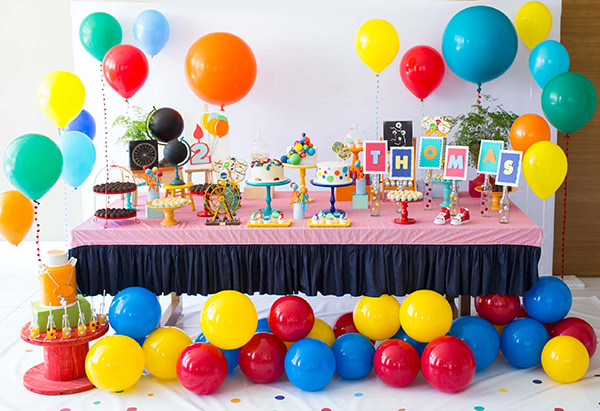 painel de festa colorido DIY