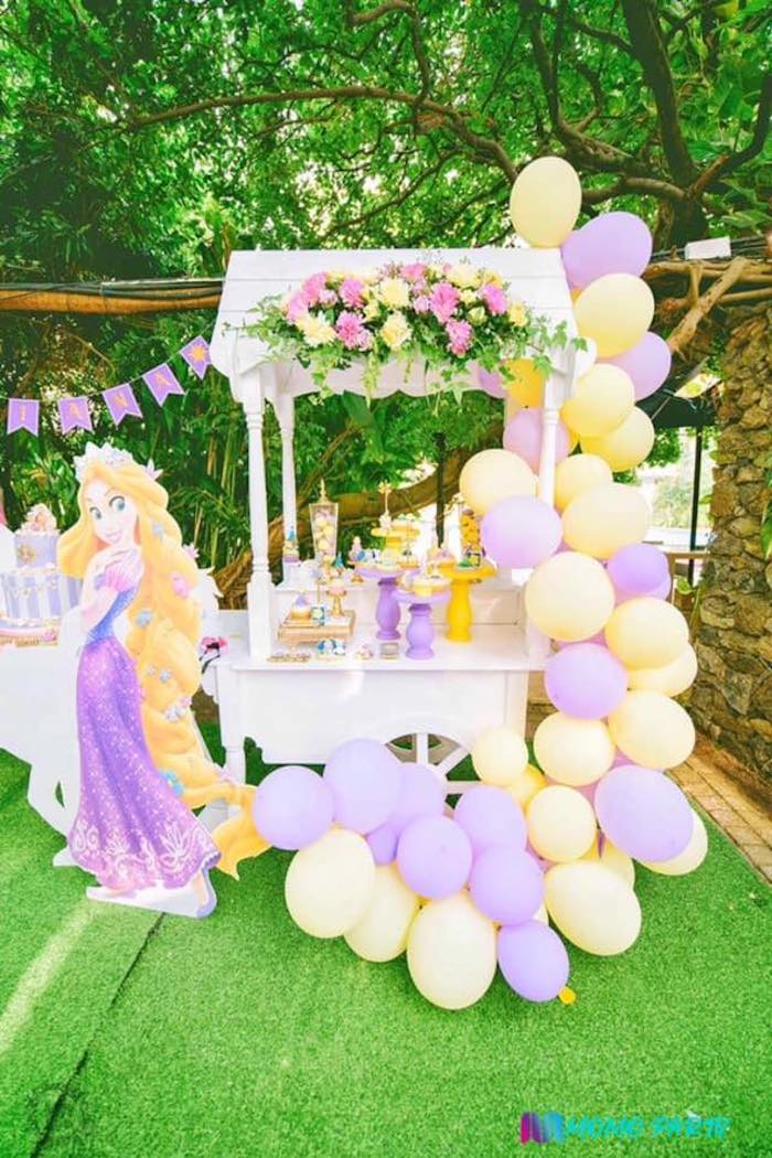 decoração mesa principal rapunzel