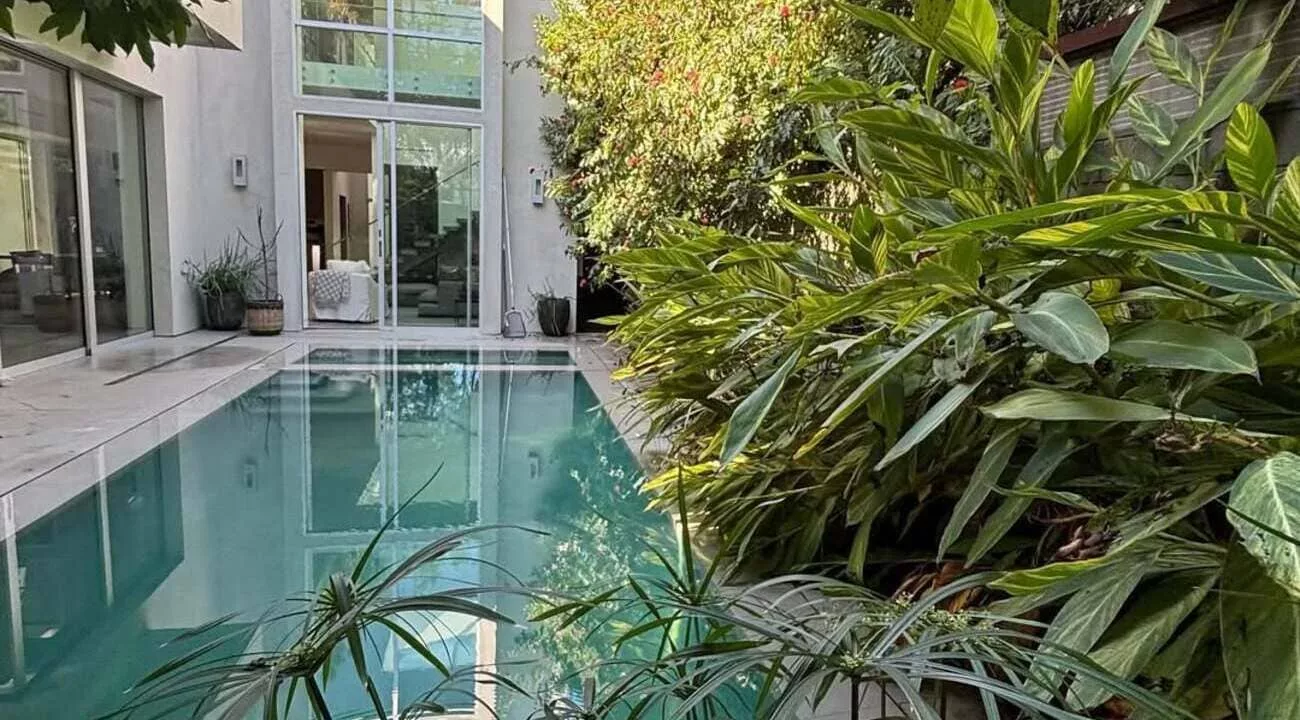 vasos para área de piscina