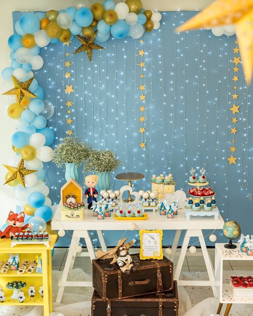 tema pequeno príncipe azul e dourado