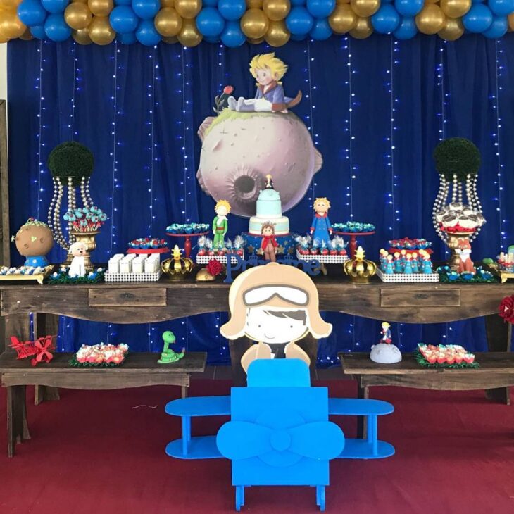 decoração aniversário pequeno príncipe azul dourado