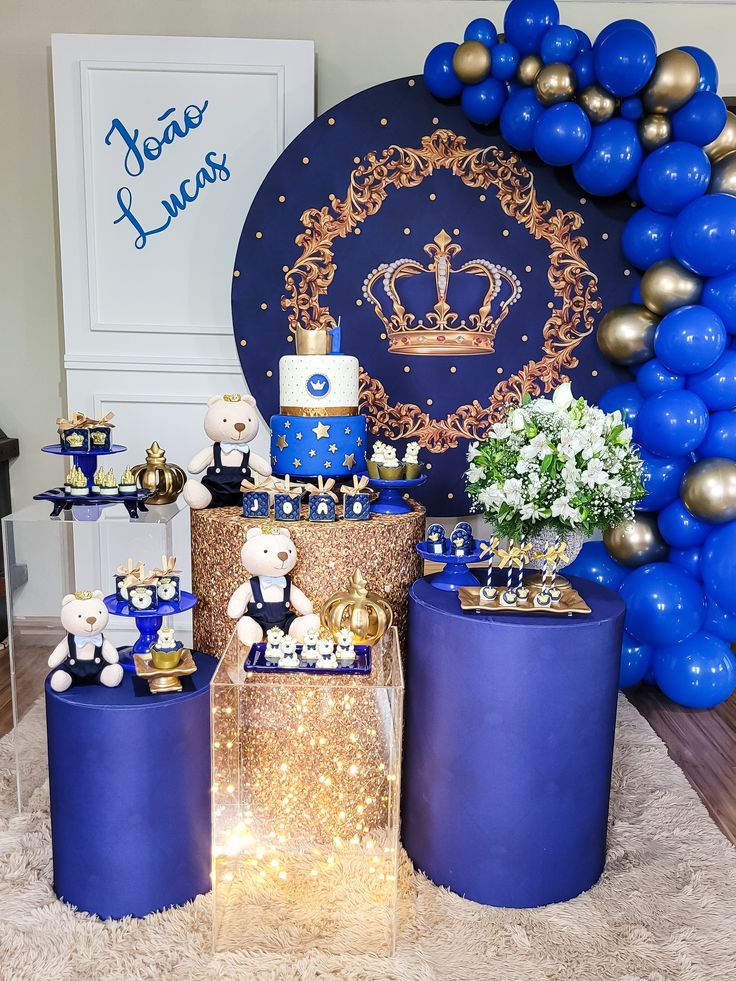 decoração realeza azul dourado
