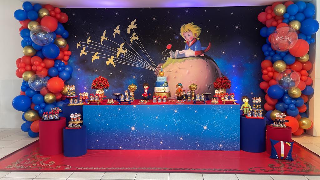 decoração festa príncipe azul dourado